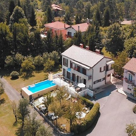 Guest House Surina App Surina'S Green Holiday Rupa Exterior foto